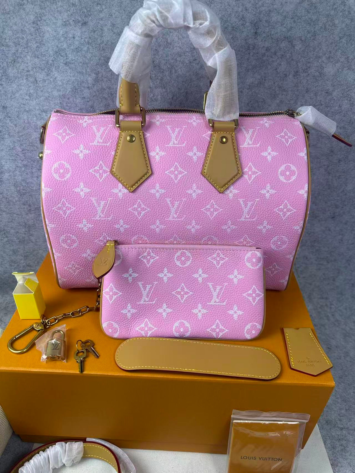 Louis Vuitton Speedy Bandoulière 25 – Pink Monogram Canvas